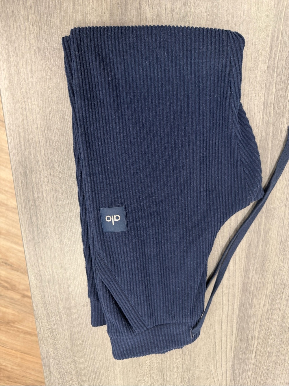 ALO Yoga Muse Sweatpants- Navy